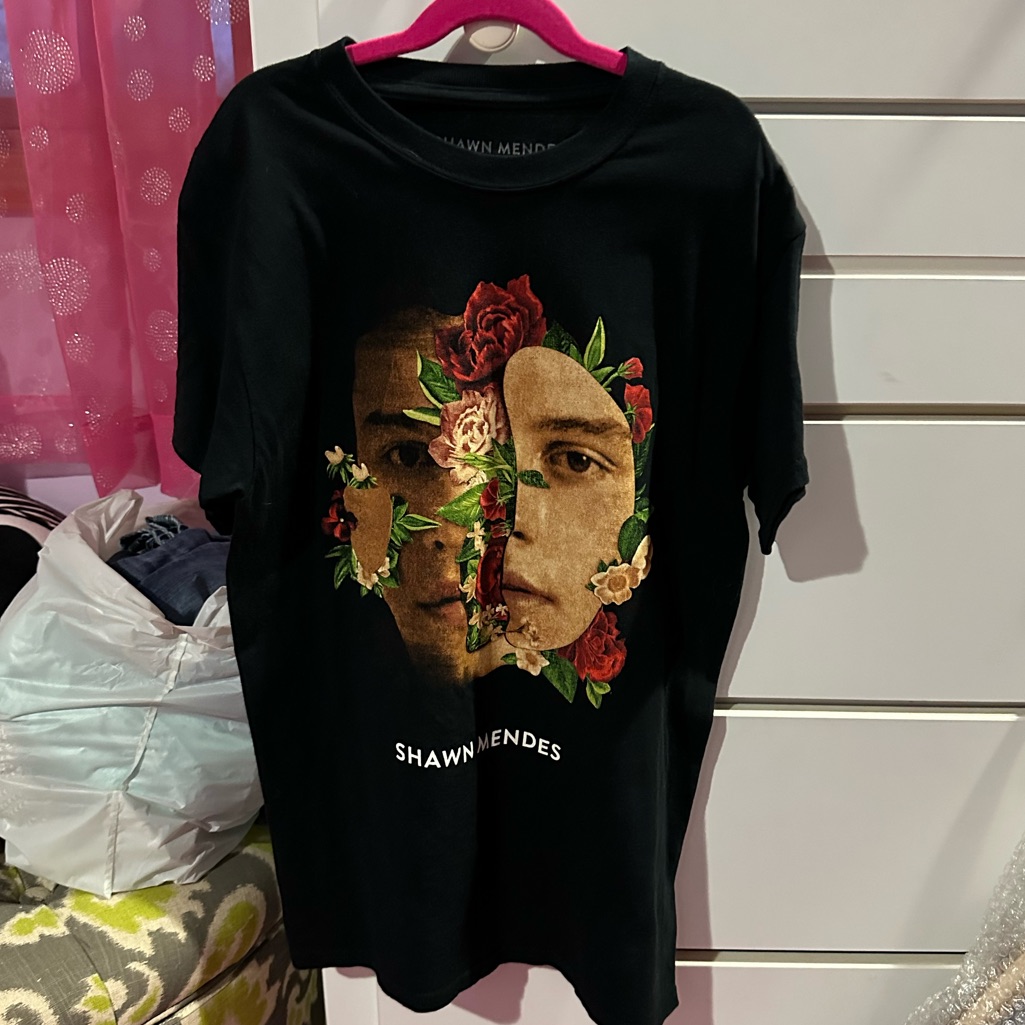 Hot Topic Tee